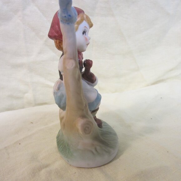 VTG 1988 HANDGEMALT PORCELAIN FIGURINE, FIRL SITTING ON TREE W/BLUEBIRD - Picture 6 of 7